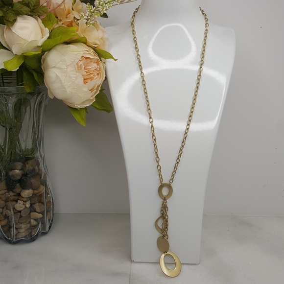 ✅ Lia Sophia Long Gold Pendant Necklace - Picture 2 of 5